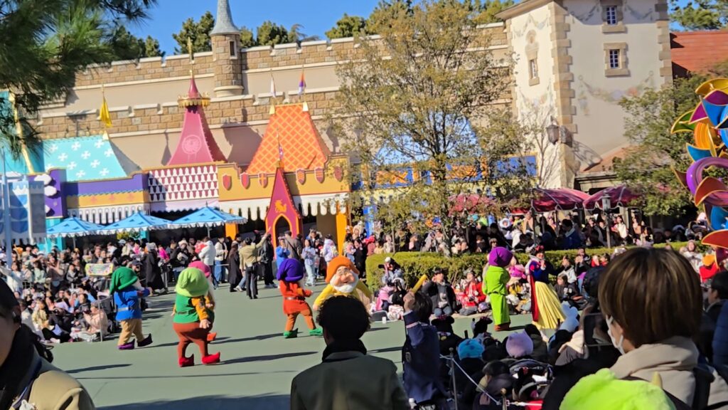 Adulting at Tokyo DisneyLand: My 15-Year Comeback Guide 20250209 1303502 1024x576